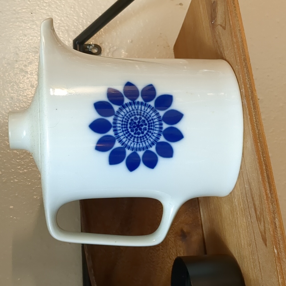 Vintage Hutschenreuuther novum coffee pot